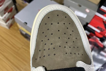 x Travis Air 220 Scott 100 CD4487 Jordan Resilient 1 0707